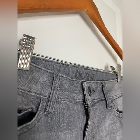 DL1961 Florence Instasculpt distressed high rise skinny jeans in grey wash - Picture 5 of 12
